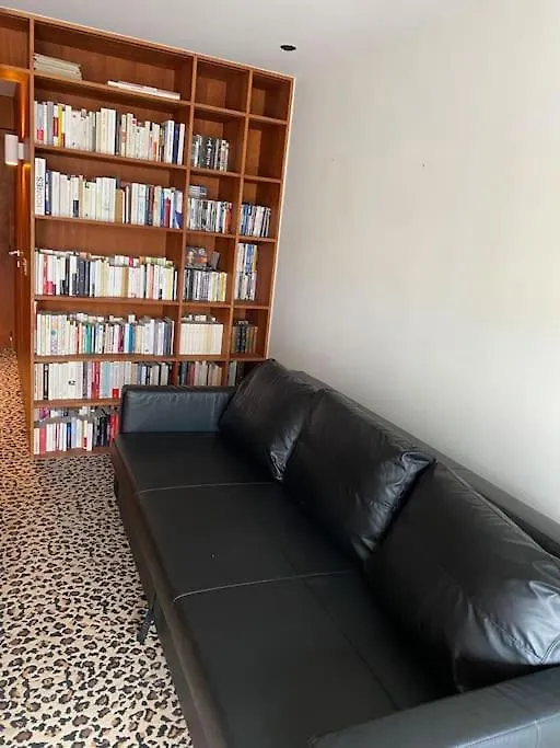 Studio Magnifique Paris France